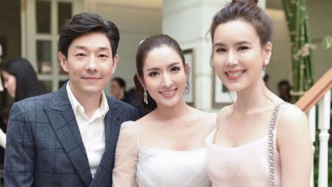 "เจี๊ยบ พิจิตตรา – บอย พีซเมคเกอร์" อดแซว "แอฟ ทักษอร" ไม่ไหว เรียบร้อยยันสเต๊ปกะพริบตา! "เจี๊ยบ พิจิตตรา – บอย พีซเมคเกอร์" อดแซว "แอฟ ทักษอร" ไม่ไหว เรียบร้อยยันสเต๊ปกะพริบตา!