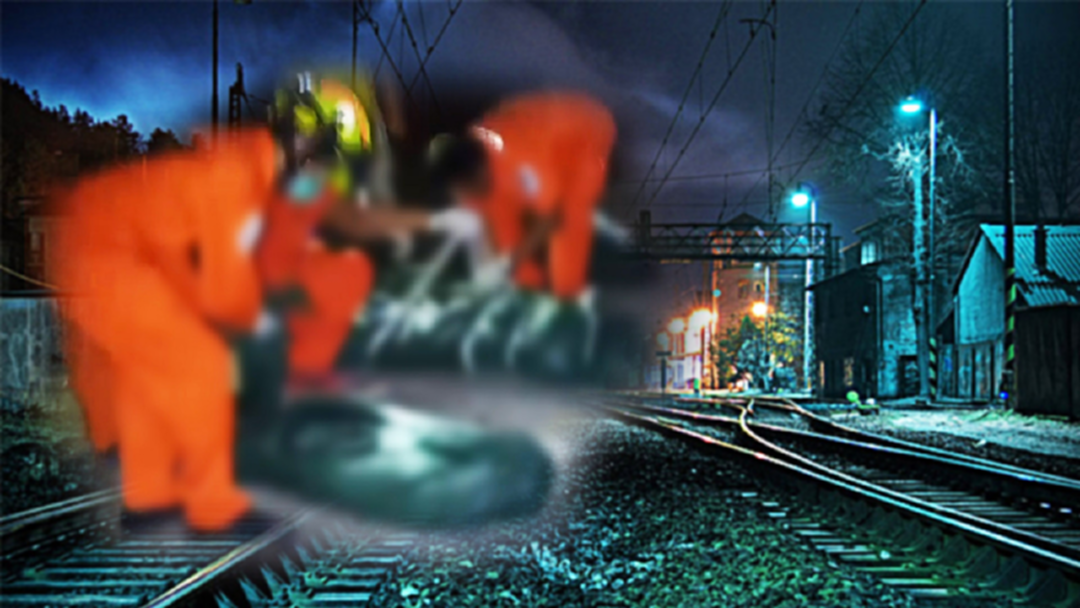 สลด ! รถไฟเหยียบทับร่าง 2 พี่น้องดับคาล้อ ขณะเดินข้ามราง [คลิป]