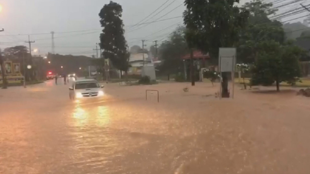 ฝนถล่มต่อเนื่อง ! ประจวบฯ - ชุมพร น้ำท่วมเส้นทางขึ้นลงภาคใต้หลายจุด ฝนถล่มต่อเนื่อง ! ประจวบฯ - ชุมพร น้ำท่วมเส้นทางขึ้นลงภาคใต้หลายจุด