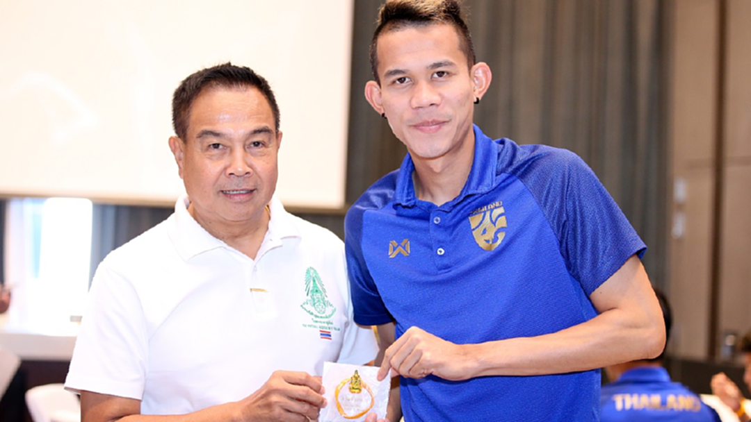 “ช้างศึก” สวม “ริสแบนด์-ปลอกแขน” น้อมรำลึกในหลวง ร.9 เกมชน “มาเลเซีย” “ช้างศึก” สวม “ริสแบนด์-ปลอกแขน” น้อมรำลึกในหลวง ร.9 เกมชน “มาเลเซีย”