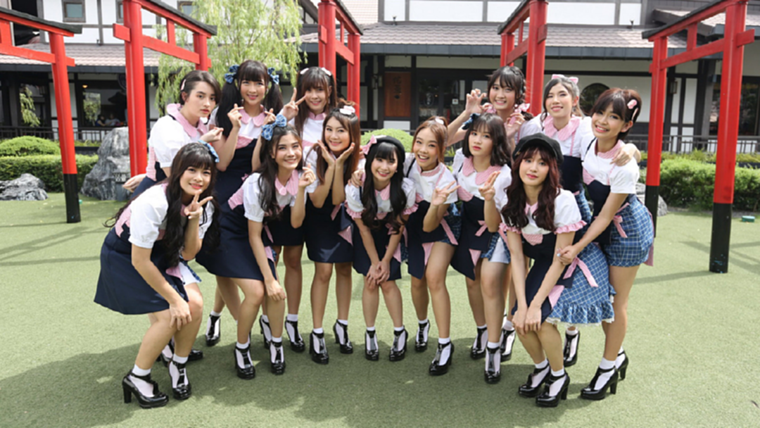 13 สาว SWEAT 16! ปลื้มล้น ซิงเกิ้ล “ปิ้งย่าง” ยอดทะลุล้านวิว 13 สาว SWEAT 16! ปลื้มล้น ซิงเกิ้ล “ปิ้งย่าง” ยอดทะลุล้านวิว
