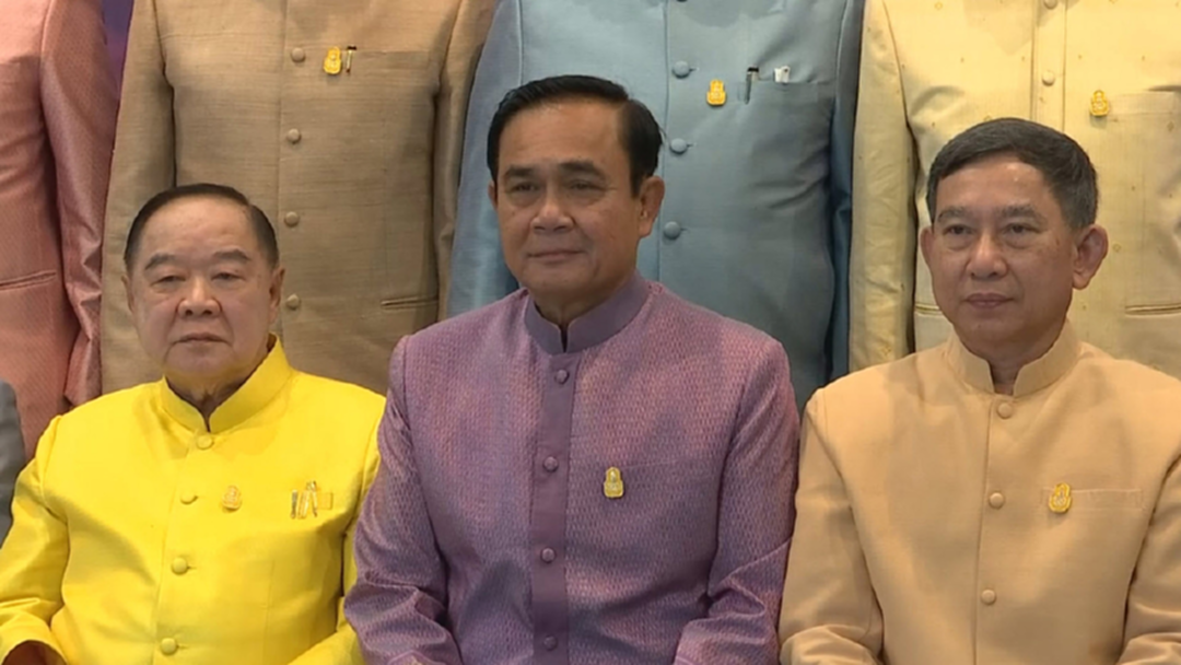 "บิ๊กตู่" ลั่นเดินหน้าสู่ "ประชาธิปไตย" อย่าทำให้ "รัฐบาล" เสียหายในการให้ข่าว [คลิป]