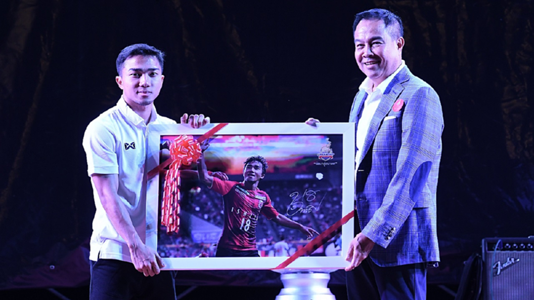 รอชม ! "ชนาธิป" เผยอยากเห็นเด็กในสนามของตัวเองติดทีมชาติ รอชม ! "ชนาธิป" เผยอยากเห็นเด็กในสนามของตัวเองติดทีมชาติ