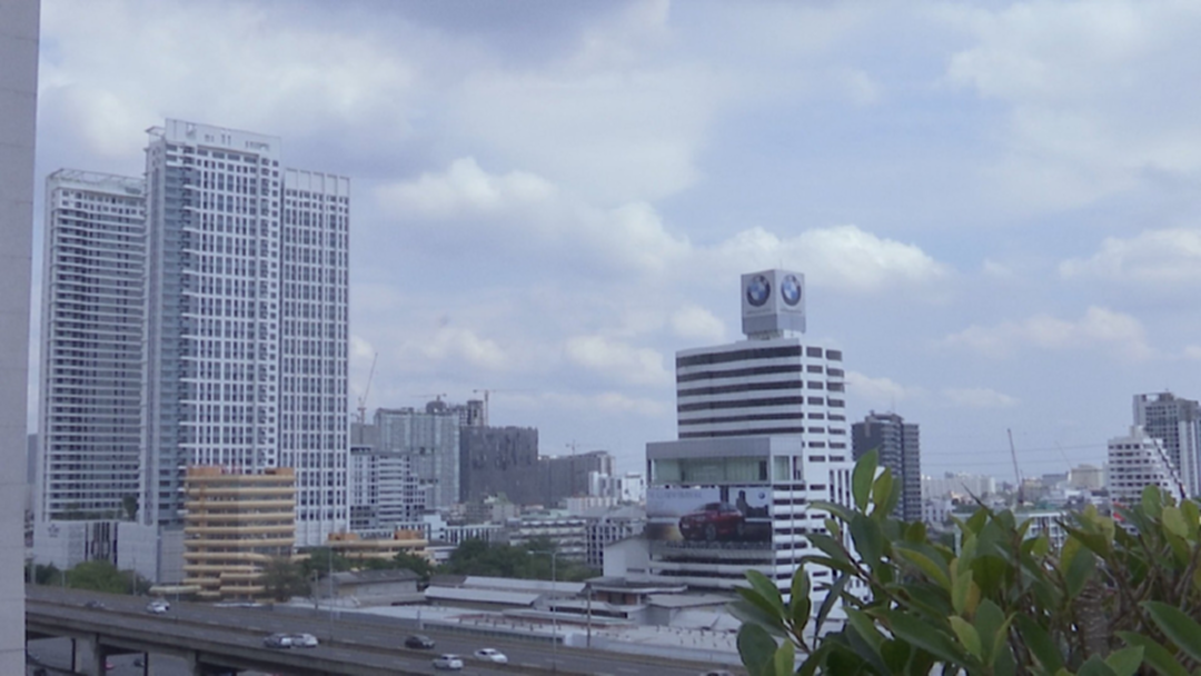 ฝนตกในกรุง ปัญหาฝุ่นละอองลดลง แต่ยังเกินมาตรฐาน หลายพื้นที่ ฝนตกในกรุง ปัญหาฝุ่นละอองลดลง แต่ยังเกินมาตรฐาน หลายพื้นที่