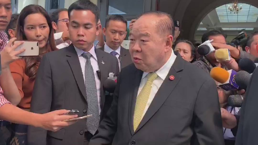 "บิ๊กป้อม" ปัดส่งเจ้าหน้าที่ตาม "สุดารัตน์" ลั่นไม่รู้เพื่อไทยโดนสกัดห้ามใช้ที่หาเสียงพะเยา "บิ๊กป้อม" ปัดส่งเจ้าหน้าที่ตาม "สุดารัตน์" ลั่นไม่รู้เพื่อไทยโดนสกัดห้ามใช้ที่หาเสียงพะเยา
