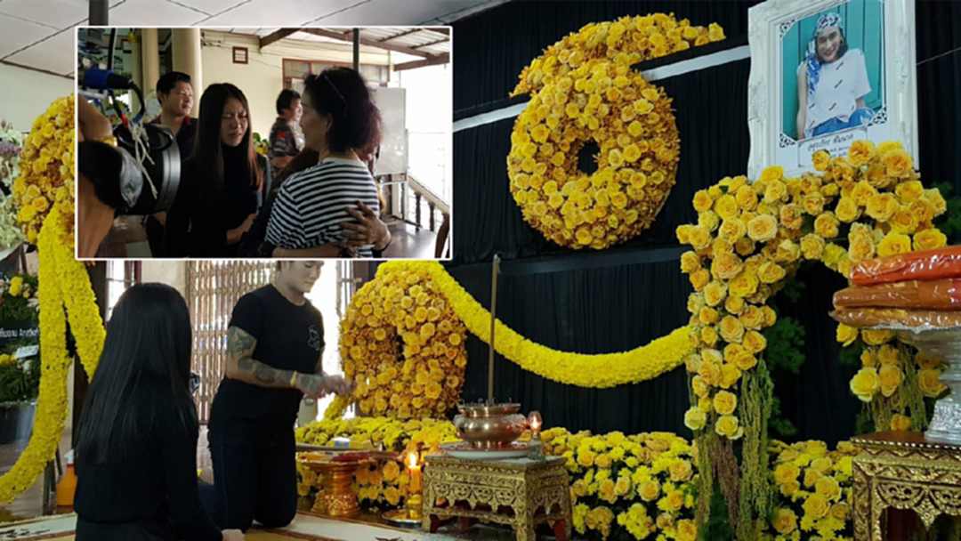 สาวเก๋งดำคู่กรณี เดินทางเคารพศพ “เซนติเมตร” ร่ำไห้ขอขมาครอบครัว