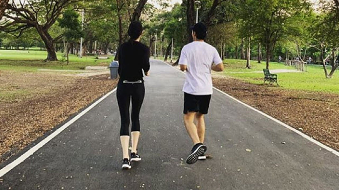 "ใหม่-เต๋อ" ควงคู่วิ่งออกกำลังกาย โมเมนต์สุดโรแมนติกส่งท้ายปี2018 "ใหม่-เต๋อ" ควงคู่วิ่งออกกำลังกาย โมเมนต์สุดโรแมนติกส่งท้ายปี2018