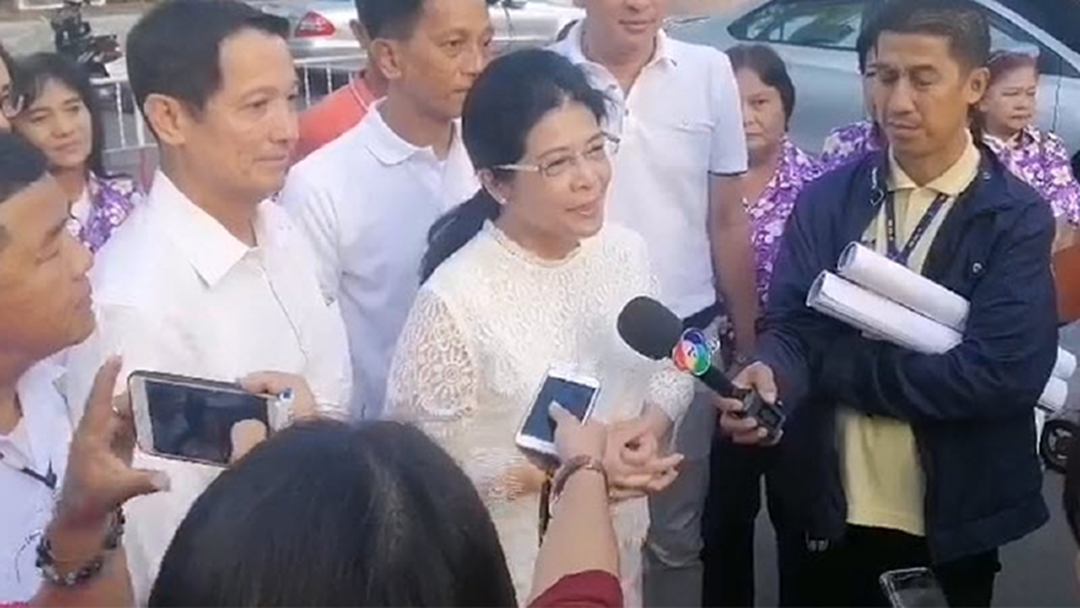 "คุณหญิงหน่อย" ปฏิเสธข่าวจับมือกับ ประชาธิปัตย์ จัดตั้งรัฐบาล "คุณหญิงหน่อย" ปฏิเสธข่าวจับมือกับ ประชาธิปัตย์ จัดตั้งรัฐบาล