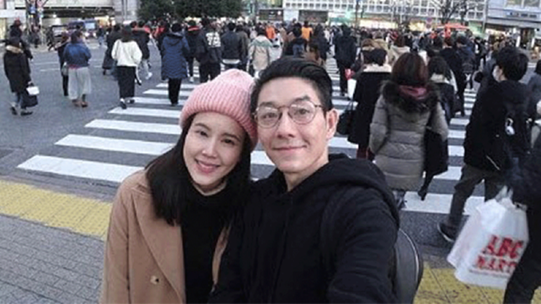 "บอย พีซเมกเกอร์" ควงคู่ "เจี๊ยบ พิจิตตรา" บินลัดฟ้าฮันนีมูนแดนปลาดิบ "บอย พีซเมกเกอร์" ควงคู่ "เจี๊ยบ พิจิตตรา" บินลัดฟ้าฮันนีมูนแดนปลาดิบ