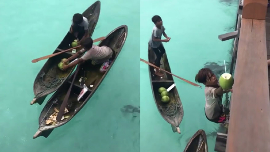 ชีวิตต้องสู้! 2 หนูน้อยพายเรือขายมะพร้าวแลกเงิน คล่องจนทุกคนประทับใจ [คลิป]