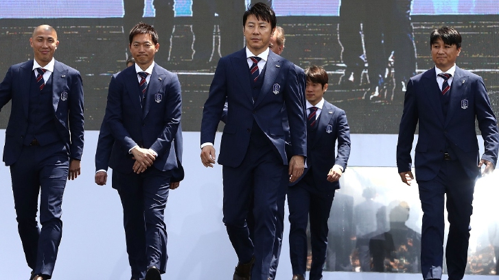 น่าสนใจ! สื่อเผยอดีตกุนซือโสมขาวชุดบอลโลก เสนอตัวคุมทัพ "ช้างศึก"