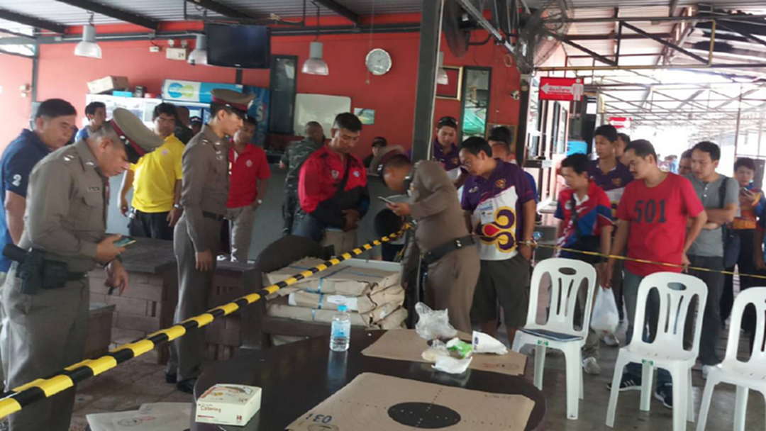 ระทึกปืนลั่นกลางสนามแข่งยิง ร.11 พัน 1 รอ. เจ็บสาหัส 1 ระทึกปืนลั่นกลางสนามแข่งยิง ร.11 พัน 1 รอ. เจ็บสาหัส 1