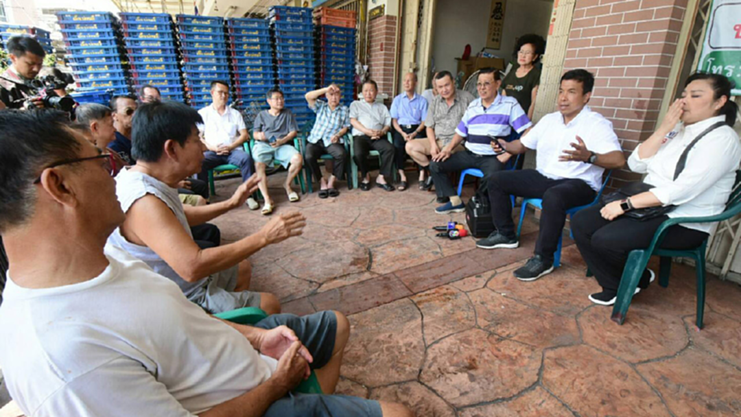 เลือกตั้ง 62 : "ชัชชาติ" ลั่นเป็นนายกฯ จะผลักดันธุรกิจประเทศ ให้เดินไปข้างหน้า เลือกตั้ง 62 : "ชัชชาติ" ลั่นเป็นนายกฯ จะผลักดันธุรกิจประเทศ ให้เดินไปข้างหน้า
