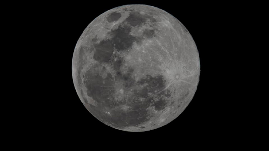 ตระการตาตามนัด "SuperFullMoon" ทั่วไทยเห็นชัด - ทั่วโลกอวดภาพผ่านโซเซียล ตระการตาตามนัด "SuperFullMoon" ทั่วไทยเห็นชัด - ทั่วโลกอวดภาพผ่านโซเซียล