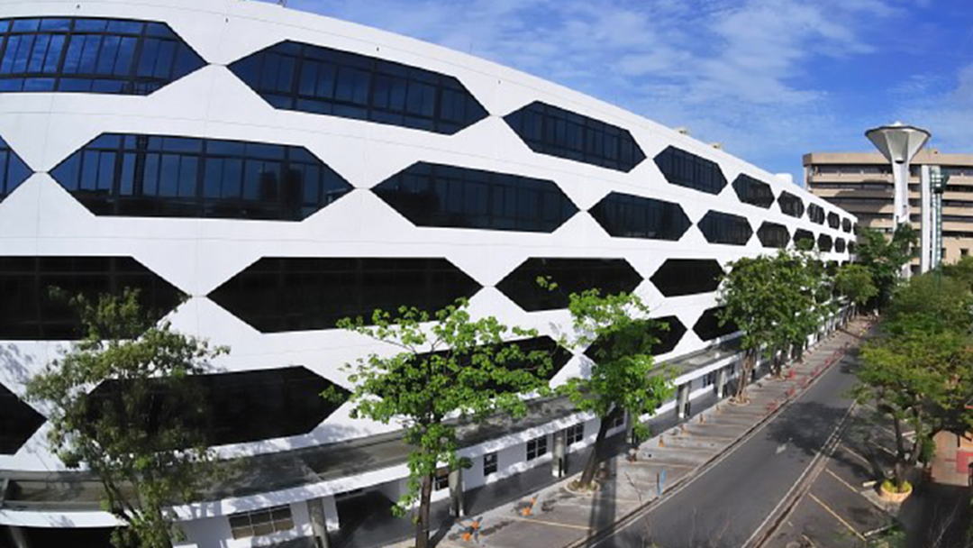 ตัวแทนคณาจารย์ มธ.ยันค้านใช้ตึกตู้ปลาทำประโยชน์ธุรกิจ ขณะ ไทยพาณิชย์ขอชะลอโครงการแล้ว