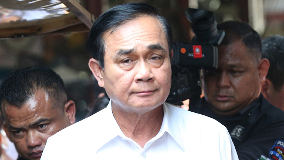 เลือกตั้ง 62 : "บิ๊กตู่" เก็บตัวทำเนียบตลอดวัน ประกาศพร้อมลงสู้สนามเลือกตั้ง เลือกตั้ง 62 : "บิ๊กตู่" เก็บตัวทำเนียบตลอดวัน ประกาศพร้อมลงสู้สนามเลือกตั้ง