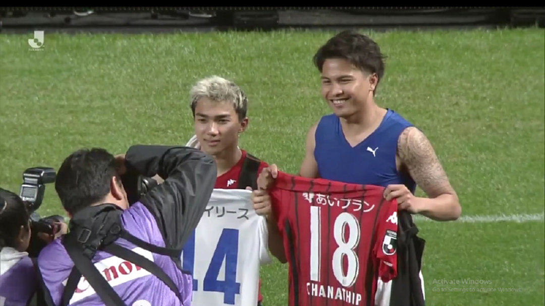 ไม่ให้กระดิก!! “ฐิติพันธ์” เผยโค้ชทรินิตะสั่งจับ “ชนาธิป” ก่อนคว้าชัย [คลิป]