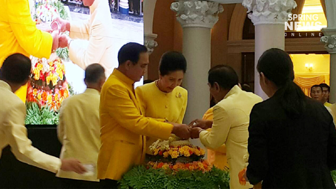 ดุสิตโพลเผยฯ ประชาชนอยากรดน้ำดำหัว “ลุงตู่” วันสงกรานต์มากที่สุด