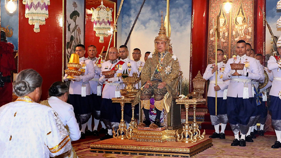 บทเพลง “ดุจดังสายฟ้า” เฉลิมพระเกียรติ พระบาทสมเด็จพระเจ้าอยู่หัว [คลิป]
