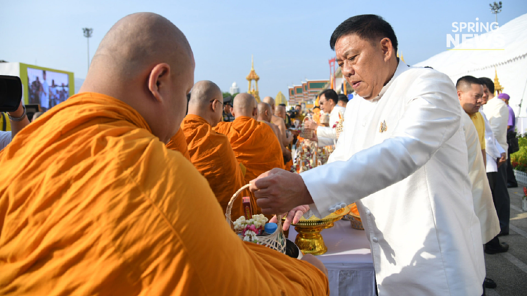 ผู้ว่าฯ อัศวิน นำชาวกรุง ร่วมบุญตักบาตรพระสงฆ์ 68 รูป เนื่องในวันวิสาขบูชา ผู้ว่าฯ อัศวิน นำชาวกรุง ร่วมบุญตักบาตรพระสงฆ์ 68 รูป เนื่องในวันวิสาขบูชา