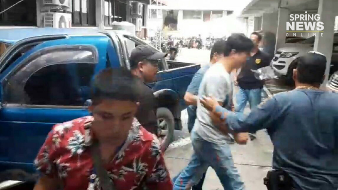 ซ้อนแผนรวบ "หนุ่มขายป๊อปคอร์น" เก็บมือถือสาว 14 ปี ลวงขยี้กามยับเยิน ซ้อนแผนรวบ "หนุ่มขายป๊อปคอร์น" เก็บมือถือสาว 14 ปี ลวงขยี้กามยับเยิน