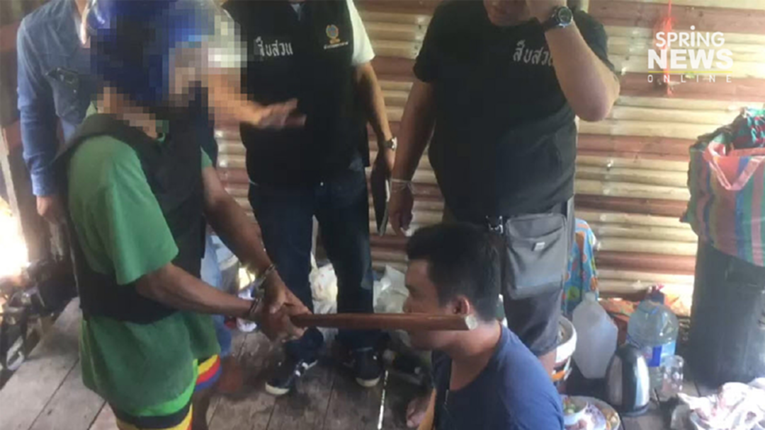 ตำรวจคุม "ลูกเลี้ยงเสี้ยนยา" ทำแผนฆ่าฟันคอพ่อดับ ตำรวจคุม "ลูกเลี้ยงเสี้ยนยา" ทำแผนฆ่าฟันคอพ่อดับ