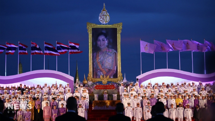 นายกฯ นำจุดเทียนชัยถวายพระพร “สมเด็จพระราชินีฯ” ปชช.แน่นสนามหลวง