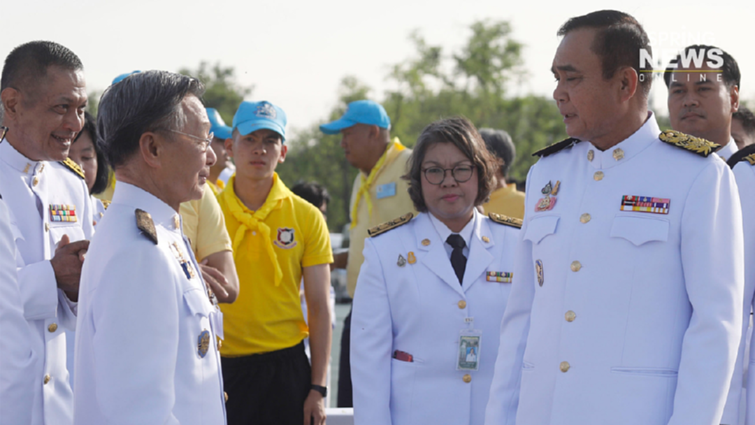 “บิ๊กตู่” ปรี่ทักทาย “ชวน” ระวังท่าที-ปัดให้สัมภาษณ์ “บิ๊กตู่” ปรี่ทักทาย “ชวน” ระวังท่าที-ปัดให้สัมภาษณ์
