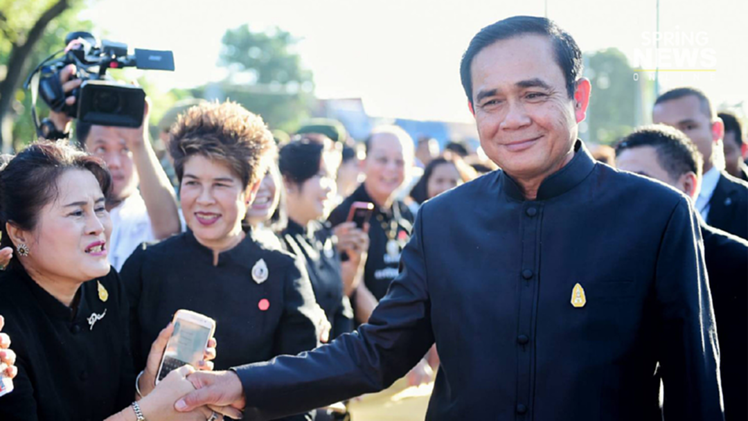 “บิ๊กตู่” ปัดตอบทูลเกล้าฯ รายชื่อครม. นำถกหัวหน้าส่วนราชการ “บิ๊กตู่” ปัดตอบทูลเกล้าฯ รายชื่อครม. นำถกหัวหน้าส่วนราชการ