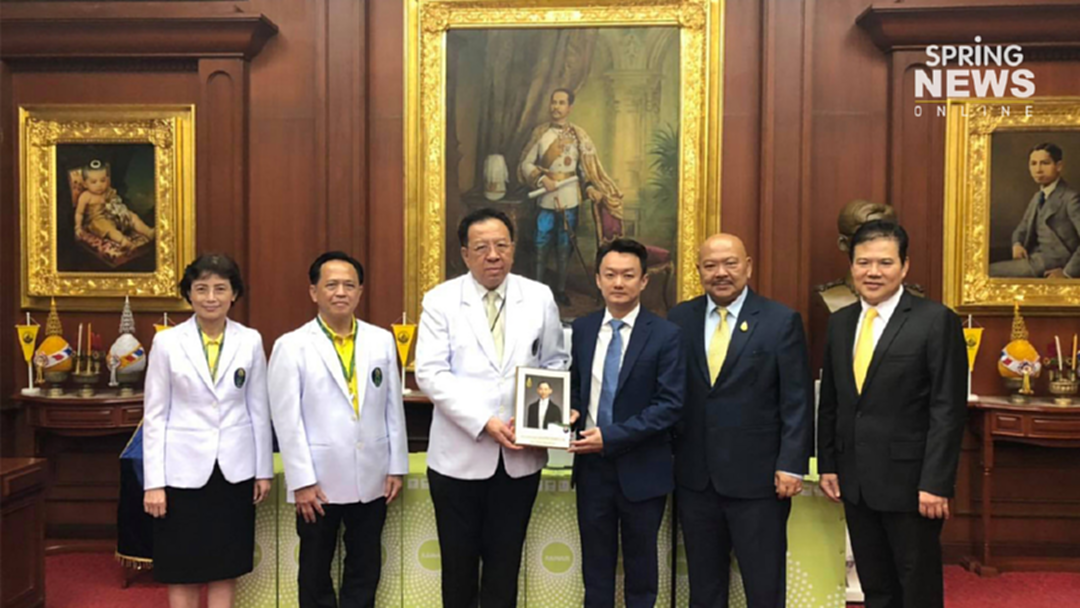 “ศิริราช” รับมอบเครื่องฟอกอากาศ "เรนแอร์" ไว้ให้บริการประชาชน
