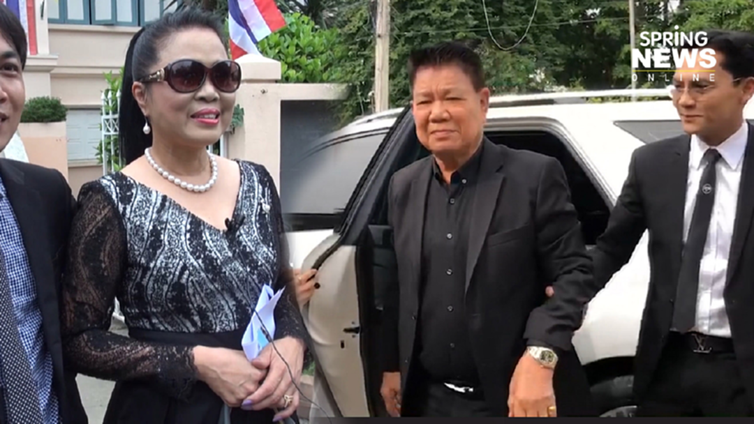 “ชลธี ธารทอง” ถอนฟ้อง “ครูปุ้ม” เซ็นสัญญา จะไม่ฟ้องหย่าอีก