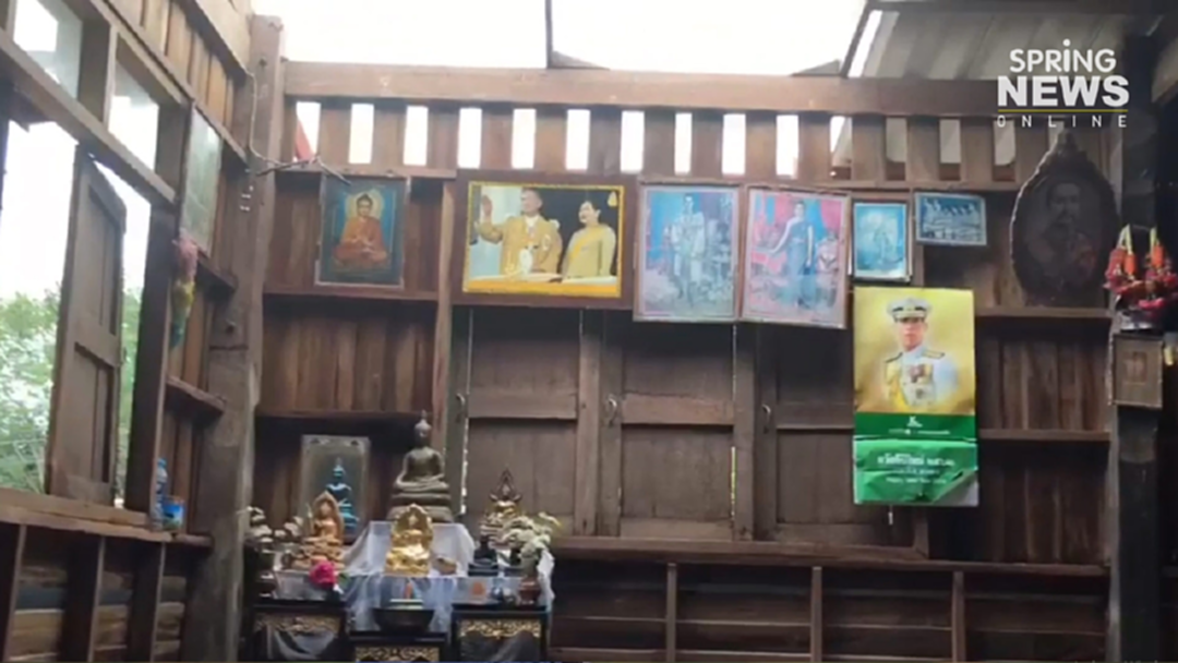 โซนร้อนถล่มบางสะพาน เชื่อ"พระบารมี" พระบรมฉายาลักษณ์ไร้รอยขีดข่วน โซนร้อนถล่มบางสะพาน เชื่อ"พระบารมี" พระบรมฉายาลักษณ์ไร้รอยขีดข่วน