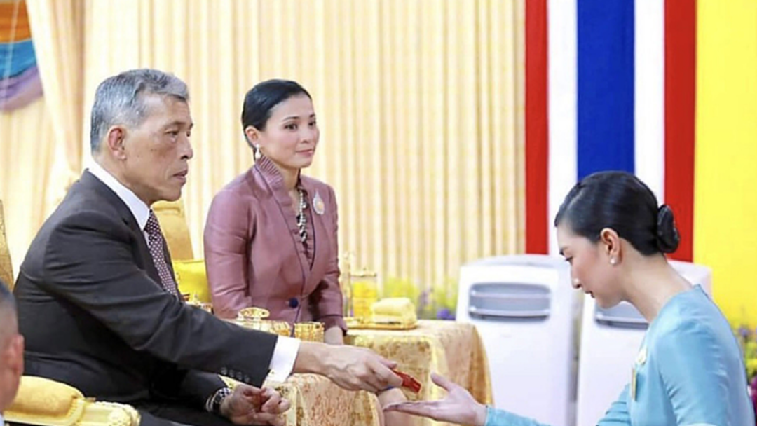 นับเป็นพระมหากรุณาธิคุณอย่างหาที่สุดมิได้ “แพนเค้ก” ได้รับพระราชทานของที่ระลึกจากในหลวงรัชกาลที่ 10