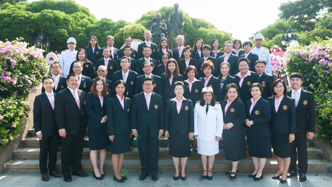 กลุ่ม BJC & สมาคมนิสิตเก่าจุฬาฯ วางพวงมาลาสักการะพระบรมราชานุสาวรีย์ ร.5 กลุ่ม BJC & สมาคมนิสิตเก่าจุฬาฯ วางพวงมาลาสักการะพระบรมราชานุสาวรีย์ ร.5