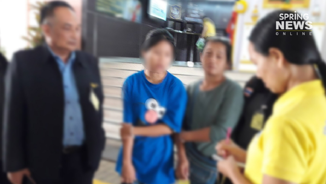 นร.หญิง งง โดนหมายเรียกมีชื่อพัวพันยาเสพติดข้ามชาติ นร.หญิง งง โดนหมายเรียกมีชื่อพัวพันยาเสพติดข้ามชาติ