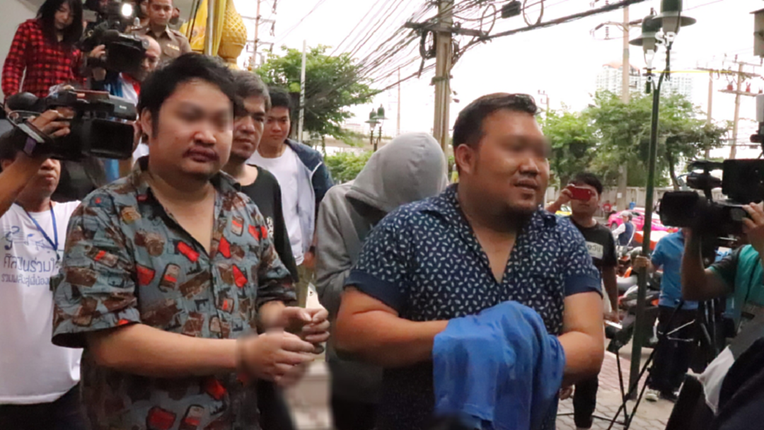 ตำรวจคุมตัวแก๊งปาร์ตี้บ้านบางบัวทอง ฝากขัง-ค้านประกัน