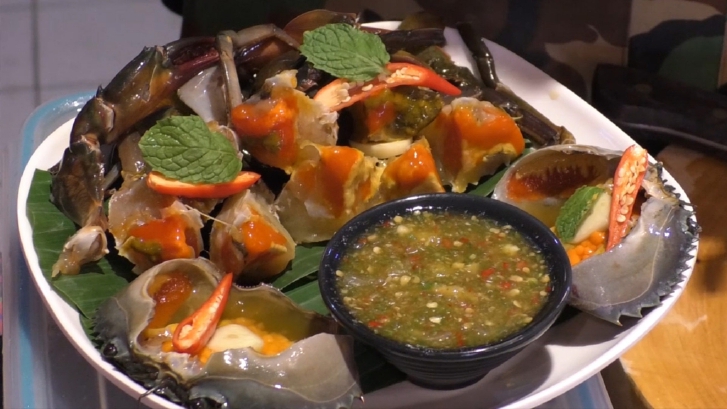 “ตำนัดตบ” ปูไข่ดองน้ำปลากวนรสเลิศและอีกสารพัดตำ