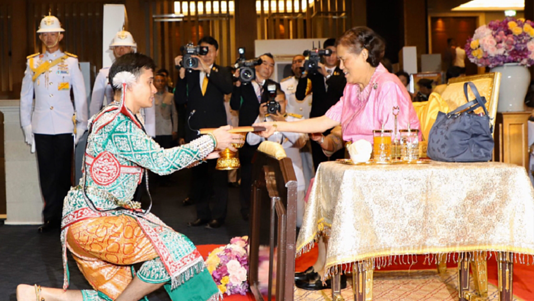 สมเด็จพระกนิษฐาธิราชเจ้าฯ ทอดพระเนตรโขนเยาวชน สถาบันคึกฤทธิ์ "ราพณ์พ่ายบารมี พระจักรีครองเมือง" สมเด็จพระกนิษฐาธิราชเจ้าฯ ทอดพระเนตรโขนเยาวชน สถาบันคึกฤทธิ์ "ราพณ์พ่ายบารมี พระจักรีครองเมือง"
