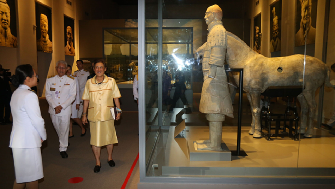 กรมสมเด็จพระเทพฯ ทอดพระเนตรนิทรรศการจิ๋นซีฮ่องเต้ กรมสมเด็จพระเทพฯ ทอดพระเนตรนิทรรศการจิ๋นซีฮ่องเต้