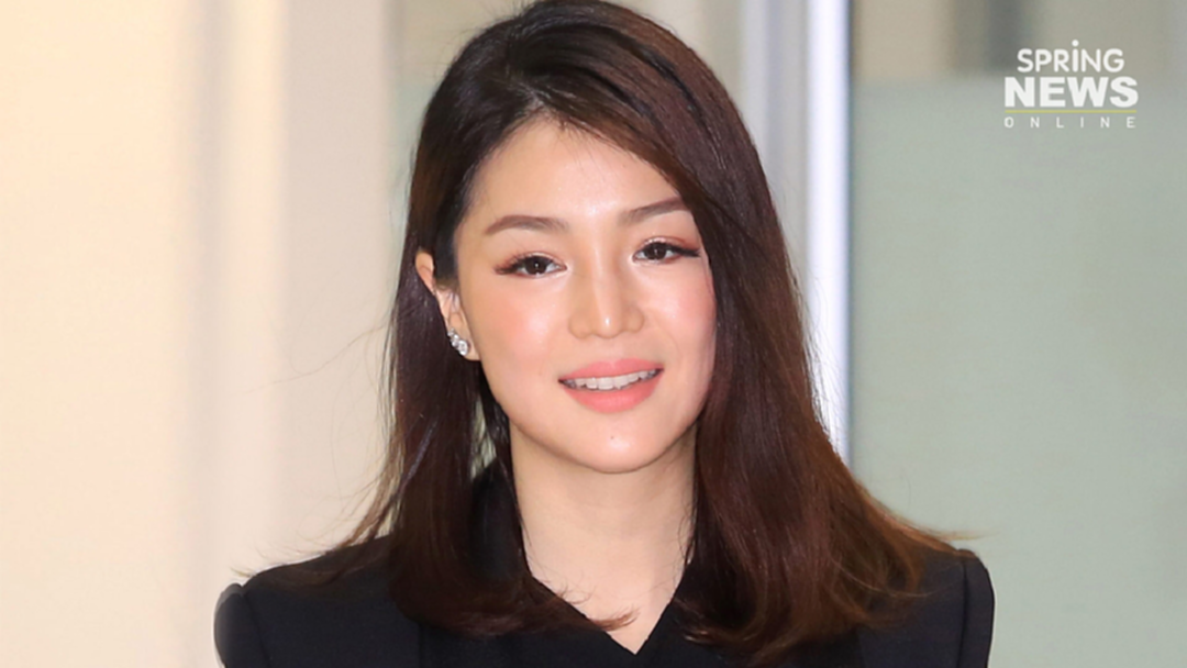 "มาดามเดียร์" ร้อง กกต.สอบพฤติกรรม “ช่อ-อนาคตใหม่” "มาดามเดียร์" ร้อง กกต.สอบพฤติกรรม “ช่อ-อนาคตใหม่”