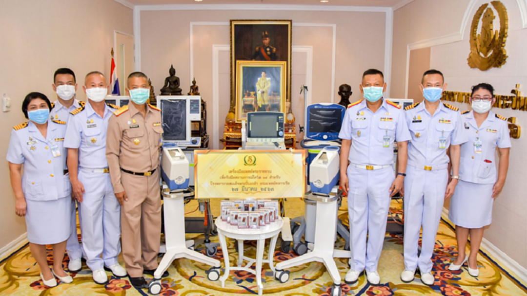 ในหลวงพระราชทานเครื่องช่วยหายใจ และอุปกรณ์ทางการแพทย์ให้แก่โรงพยาบาล ในหลวงพระราชทานเครื่องช่วยหายใจ และอุปกรณ์ทางการแพทย์ให้แก่โรงพยาบาล