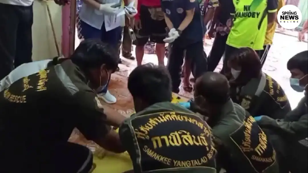 หนุ่มกาฬสินธุ์เครียด ทะเลาะกับภรรยา คิดสั้นผูกคอจบปัญหา หนุ่มกาฬสินธุ์เครียด ทะเลาะกับภรรยา คิดสั้นผูกคอจบปัญหา