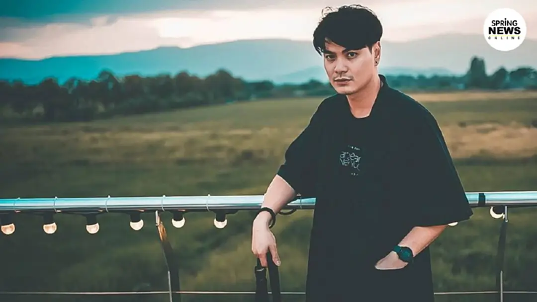 เป๊กซ์ Zeal โพสต์ถ้าชู 3 นิ้วไม่สบายใจก็หาทางออก เชื่อเด็กพร้อมฟัง ผู้ใหญ่พร้อมฟังไหม? เป๊กซ์ Zeal โพสต์ถ้าชู 3 นิ้วไม่สบายใจก็หาทางออก เชื่อเด็กพร้อมฟัง ผู้ใหญ่พร้อมฟังไหม?