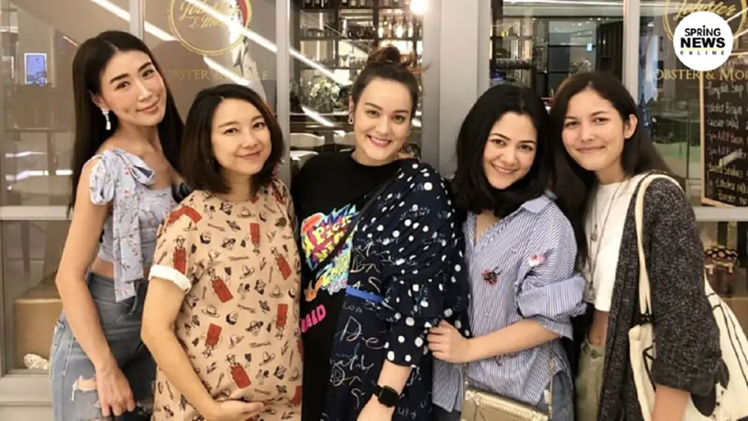 เปิดภาพสาวๆ อดีตนักร้องยุค 90s รุ่นแรกของ RS จำได้ไหมใครเป็นใครบ้าง?