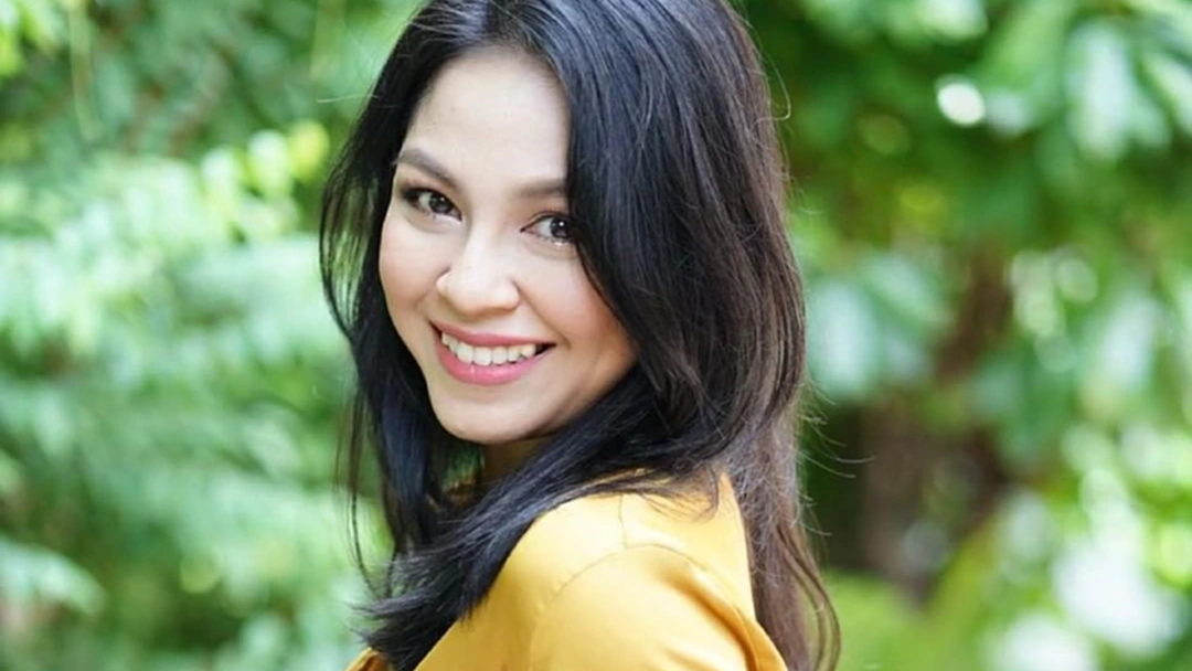 จอย ศิริลักษณ์ เตรียมวิวาห์? โชว์ช่อกุหลาบพร้อมด้วยการ์ดหวานซึ้ง จอย ศิริลักษณ์ เตรียมวิวาห์? โชว์ช่อกุหลาบพร้อมด้วยการ์ดหวานซึ้ง