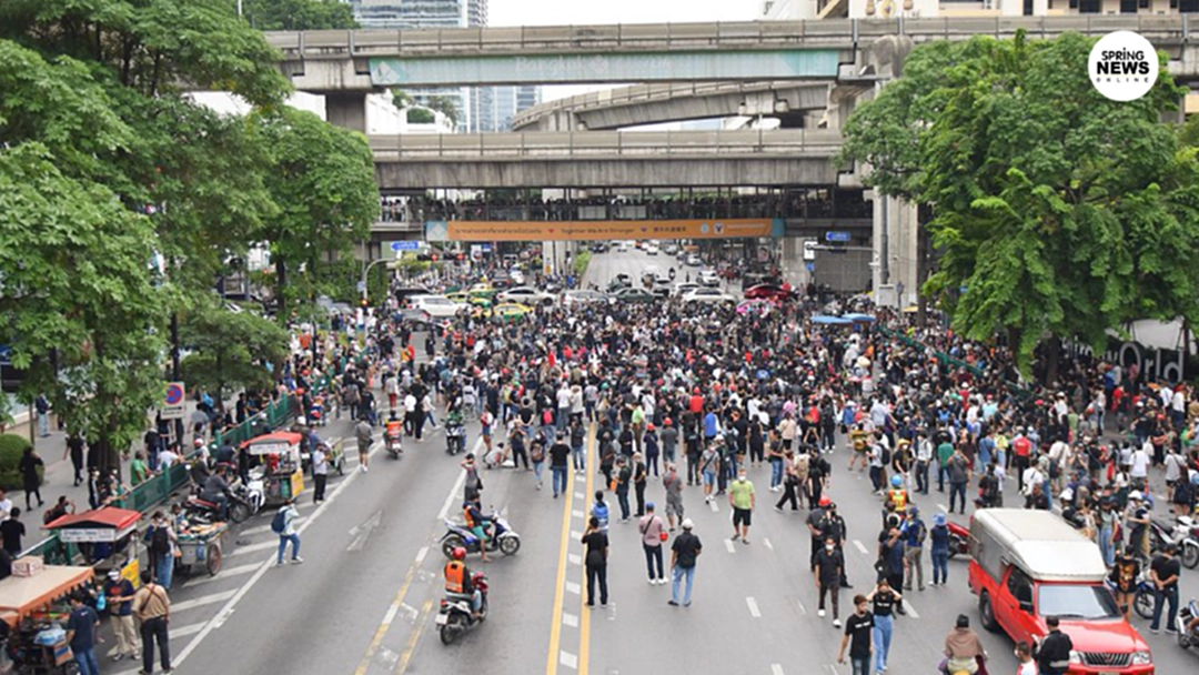 ตร.แนะเลี่ยงเส้นทางรอบ "ราชประสงค์" ตั้งแต่บ่าย 2 หลังม็อบนัดชุมนุมใหญ่เย็นนี้ ตร.แนะเลี่ยงเส้นทางรอบ "ราชประสงค์" ตั้งแต่บ่าย 2 หลังม็อบนัดชุมนุมใหญ่เย็นนี้
