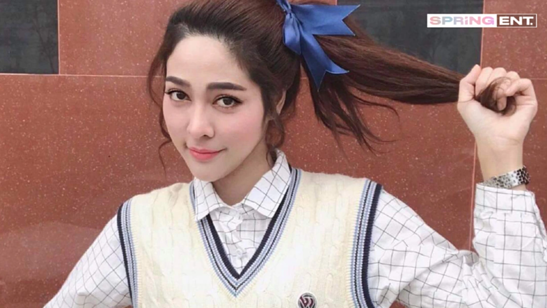 จูน นาตาชา พับโครงการเรียนต่ออังกฤษ เล็งต่อโทเมืองไทย จูน นาตาชา พับโครงการเรียนต่ออังกฤษ เล็งต่อโทเมืองไทย