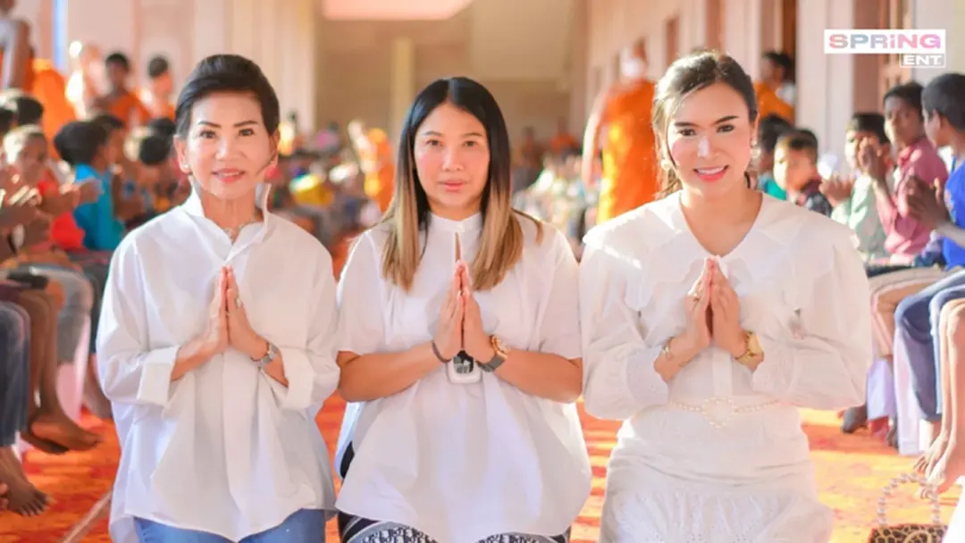 ไฮโซผิง สุภาวดี สร้างบุญใหญ่ บวชเณรเด็กอินเดีย 305 รูป