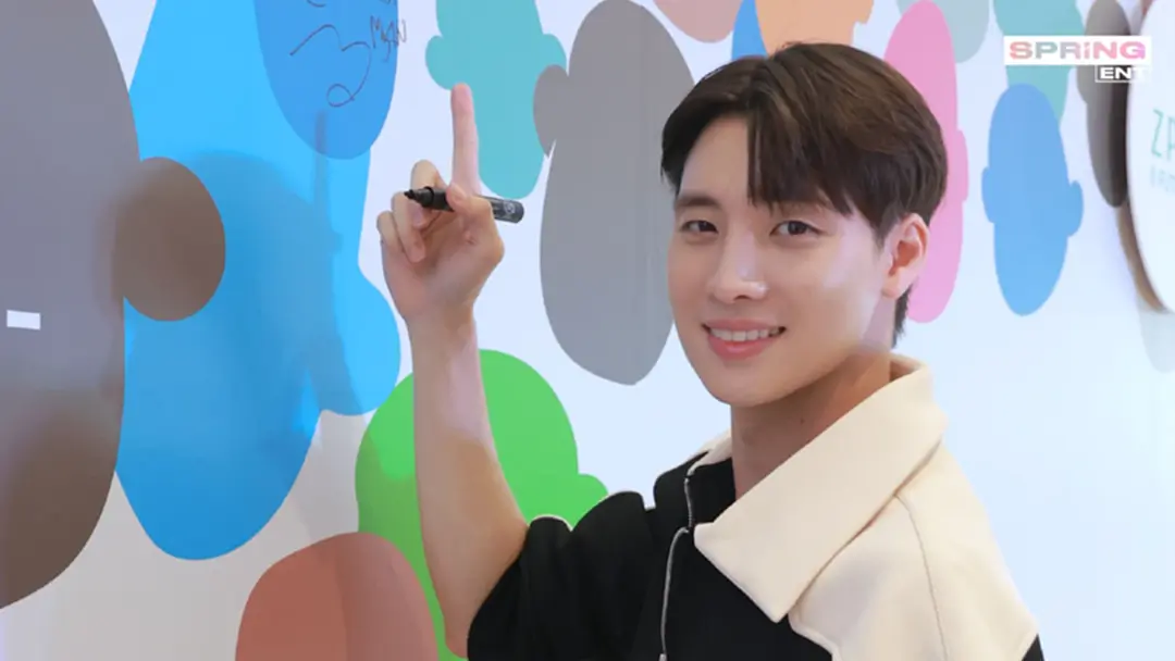มีน พีรวิชญ์ ชมพื้นที่ศิลปะแห่งใหม่ FUTURE ART LAND ปลุกกระแสคนรักงานอาร์ต มีน พีรวิชญ์ ชมพื้นที่ศิลปะแห่งใหม่ FUTURE ART LAND ปลุกกระแสคนรักงานอาร์ต