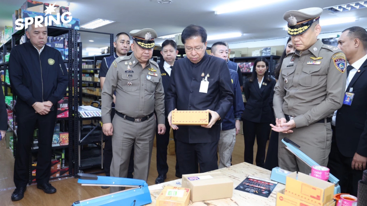 รมต.สันติ ปิยะทัต ลุยแถลงจับบุหรี่ไฟฟ้าล็อตใหญ่ มูลค่ากว่า 15 ล้าน